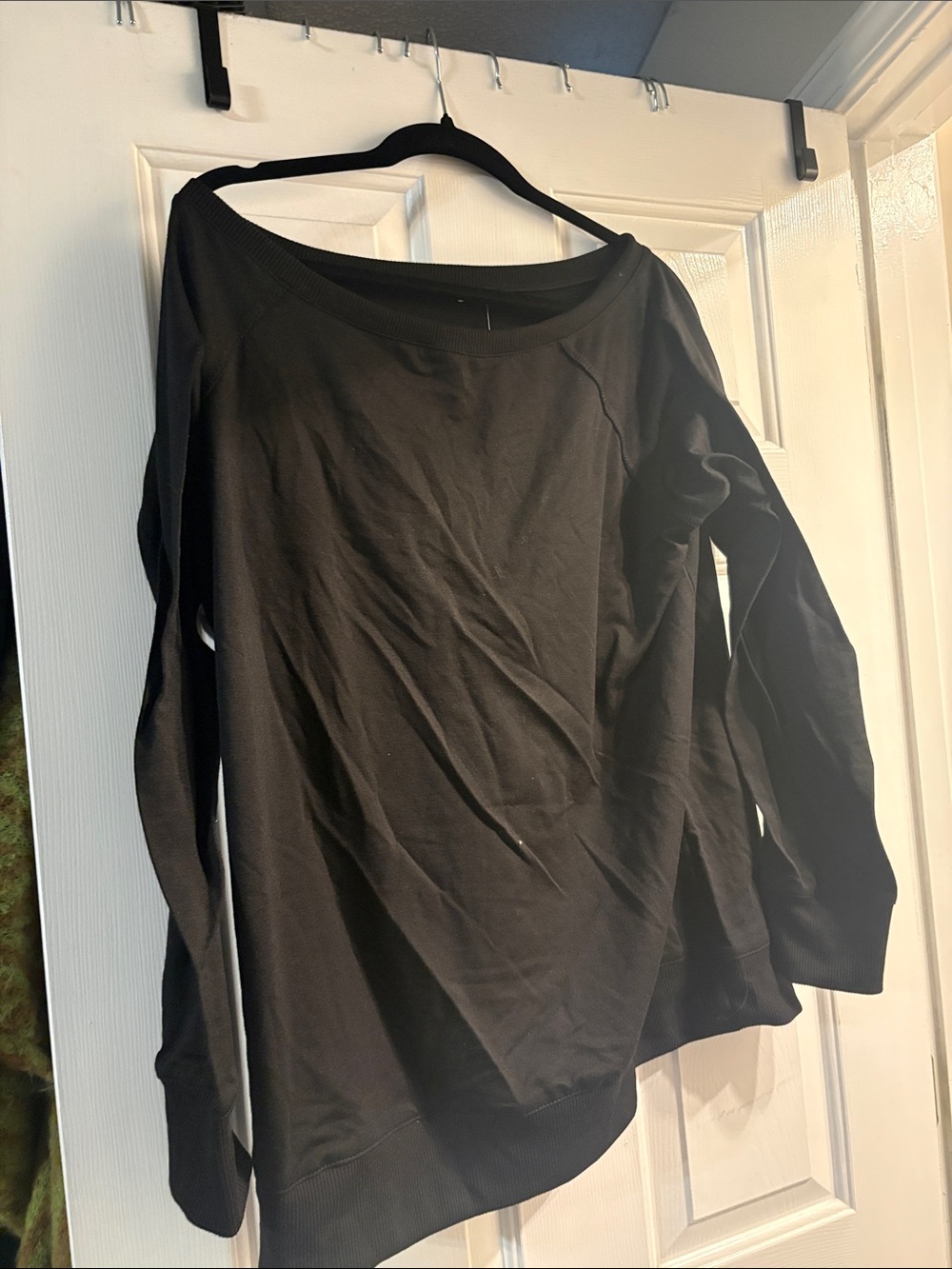 Cupshe Black Off-Shoulder Long Sleeve Sweatshirt